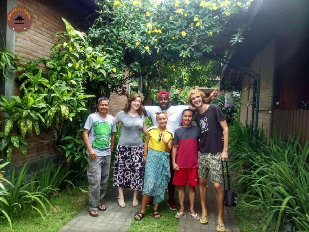 Ndalem Suryo Saptono Guest House Tugu Екстер'єр фото