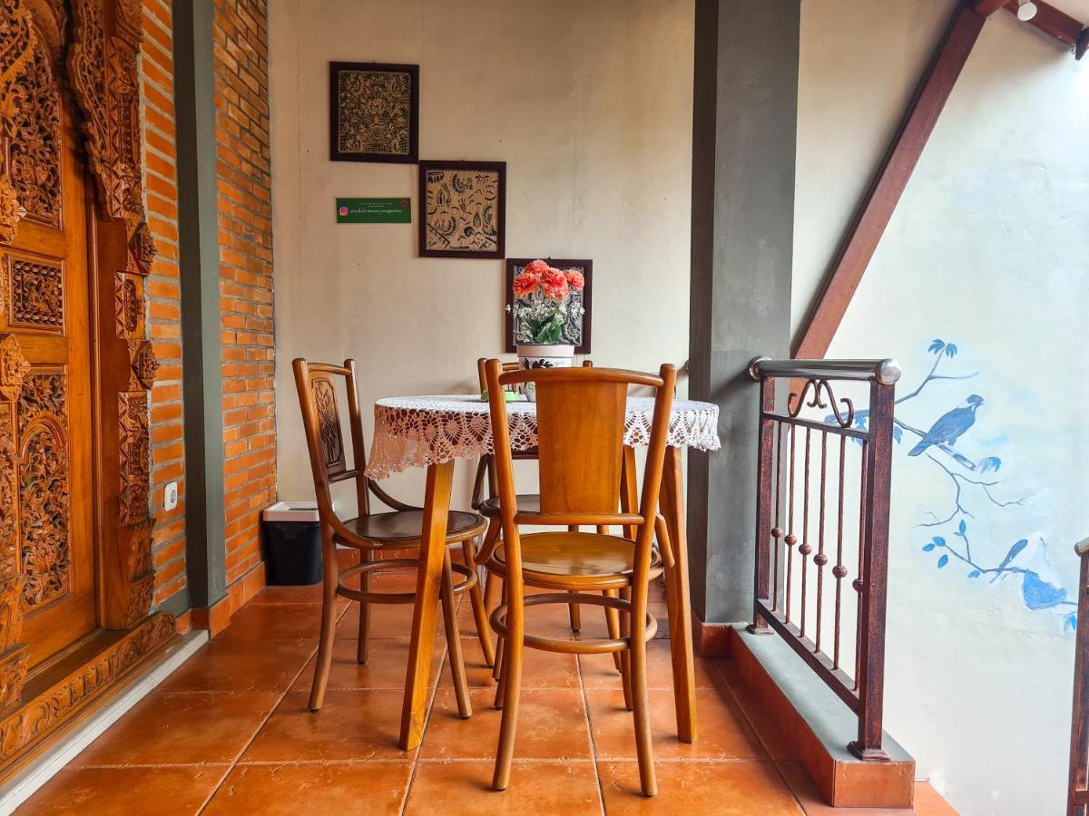 Ndalem Suryo Saptono Guest House Tugu Екстер'єр фото