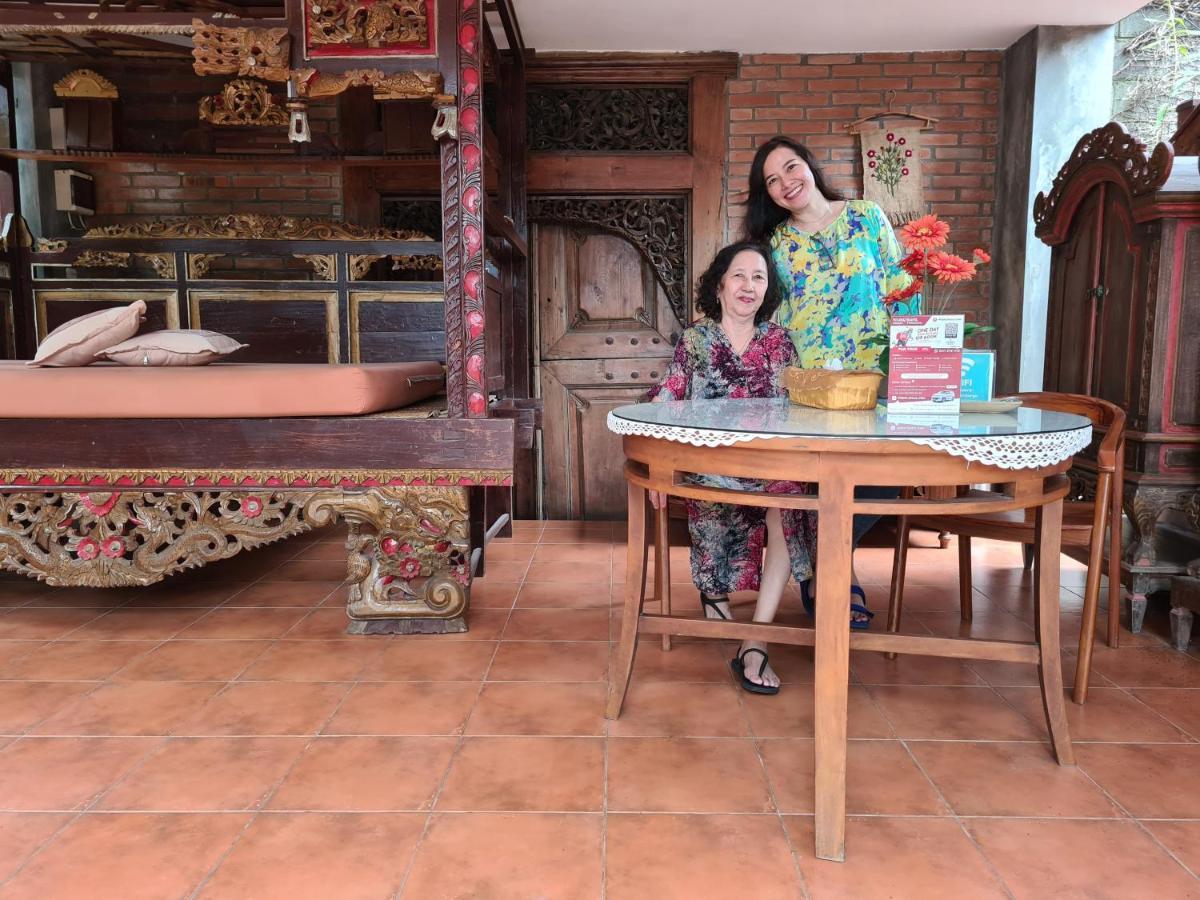 Ndalem Suryo Saptono Guest House Tugu Екстер'єр фото