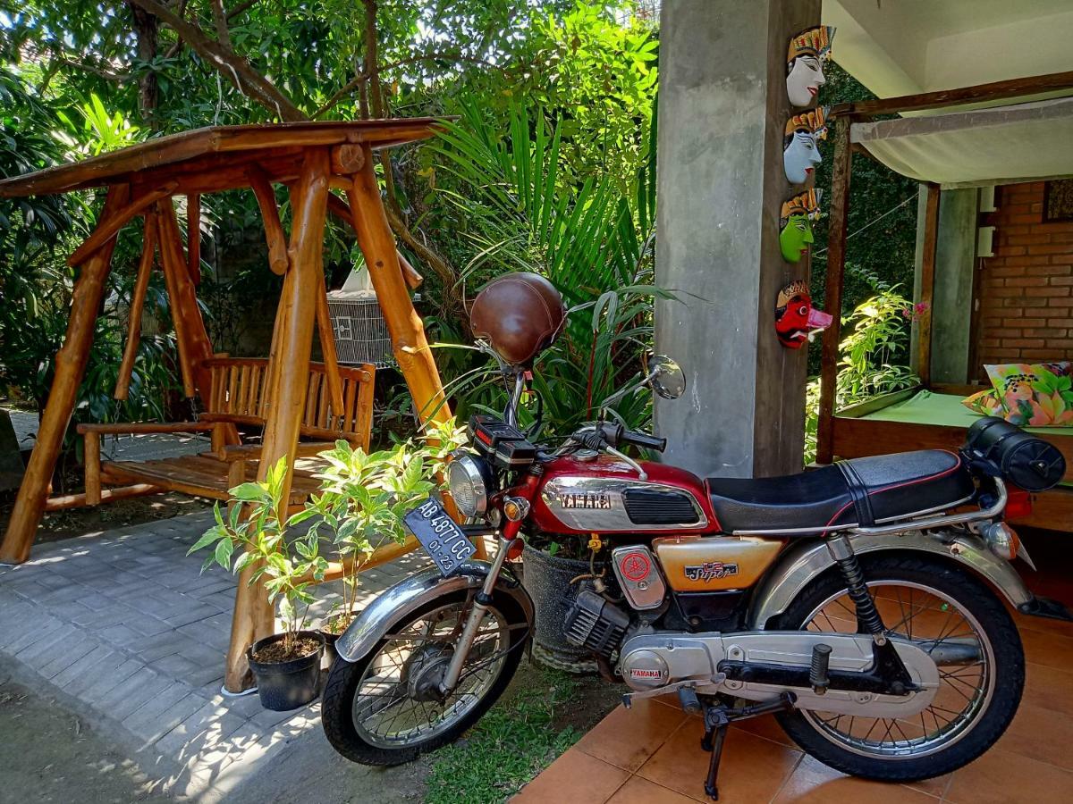 Ndalem Suryo Saptono Guest House Tugu Екстер'єр фото